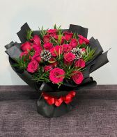 Red Rose Bouquet with container HB1179 floristkl