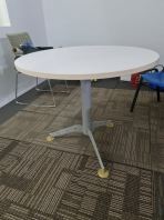 Round discussion table clearance RM200