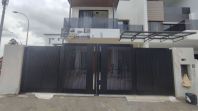 Fully Aluminium Trackless gate