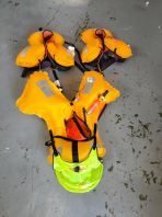 INFLATABLE LIFE JACKET
