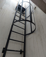 STEEL LADDER