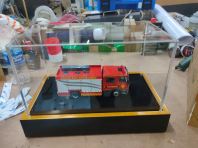 Kotak Paparan Akrilik Tersuai