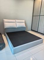 Premium King & Queen Size Bed with Custom Wardrobe (Ceiling Height)   Katil Selesa Berkualiti Tinggi & Almari Pakaian Custom Kemas & Praktikal  Ideal for Master Bedroom, Condo, Landed House & Homestay  Pembekal Perabot Rumah Malaysia (Penang, KL, Selangor & Nationwide)