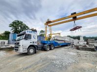 Low Loader 2 Axle to 6 Axle & Trailer 40 Feet