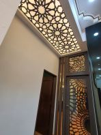 ceiling design with sculpture design light box