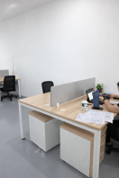 Modern Office Workstation with Partition   Meja Pejabat Berkongsi Kemas & Profesional  Ideal for Corporate Office, Staff Workspace & Open Office Layout  Pembekal Perabot Pejabat Malaysia (Penang, KL, Selangor & Nationwide)
