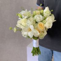 Tulips mix roses bridal bouquet