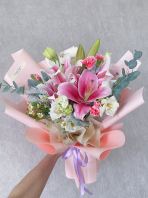 Elegant Lily Bouquet