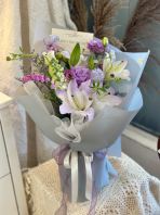 Romantic Lily Bouquet