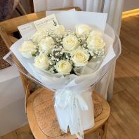 11 stalks white rose