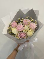 Fresh White Roses with Pink Roses and Chamomile - M size
