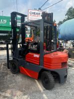Toyota 5 Series 2.0 Ton Diesel Forklift (Refurbished) Toyota 5 Series 2.0 Ton Diesel Forklift (Refurbished)