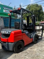 2015 Toyota 8 Series 3.0 Ton Diesel Forklift (Refurbished) 2015 Toyota 8 Series 3.0 Ton Diesel Forklift (Refurbished)
