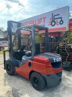 Toyota 8 Series 3.0 Ton Diesel Forklift (Refurbished)