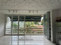 folding door