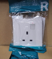 SIEMENS 13A 1 GANG SP SWITCHED SOCKET WITH INDICATOR (5UB1312-3PC01) SIEMENS 13A 1 GANG SP SWITCHED SOCKET WITH INDICATOR (5UB1312-3PC01)