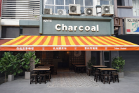 Retractable Awning: Ideal for Restaurants