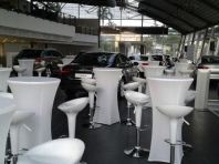 Cocktail Table with White Spandex & White Oscar Bar Stool