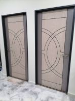 LAMINATED DOOR