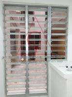 Breezway Slimline Aluminium Glass Adjustable Louvre Window with Security Bar