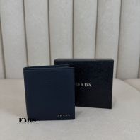 Prada Vitello Grain Wallet- Preloved Luxury Wallet Prada Vitello Grain Wallet- Preloved Luxury Wallet