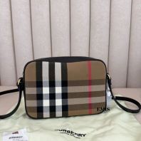 Burberry Camera Crossbody Bag- ���ƶ��ְ���