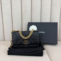 Chanel 19 Wallet On Chain- Preloved Luxury Bag Chanel 19 Wallet On Chain- Preloved Luxury Bag