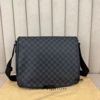 Louis Vuitton Damier Graphite Daniel MM N58029- Preloved Luxury Bag Louis Vuitton Damier Graphite Daniel MM N58029- Preloved Luxury Bag