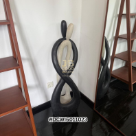 [SOLD] Premium Abstract Black & White Couple Sculpture | Modern Art Decor | Handcrafted Statement Piece