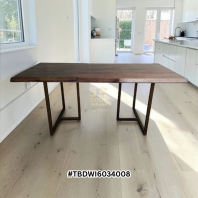 Good Quality Rubber Wood Castlery Dining Table with Metal Legs