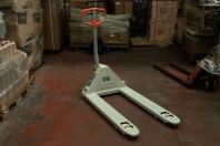 TOYO PALLET TRUCK 3.0TON (85 X 685 X 1220) NYLON WHEELS