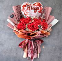 Hugs & Kisses�� Red Rose Bouquet 