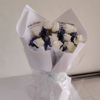 White fresh roses flower bouquet