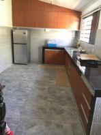 Kabinet Binaan Tersuai Klasik dengan Kaunter Atas