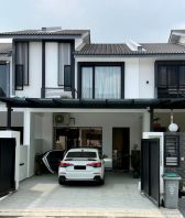 Jaya Putra - The Crest Jaya Putra - The Crest