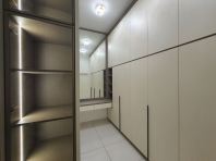 Open & Walk In Wardrobe