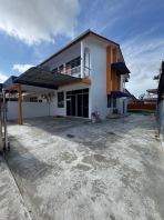 Lorong Tuah ˫�����ݽ�ͷ����� Corner double-storey terrace house for rent @ Sibu