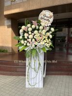 Condolences Flower Stand   Sympathy Floral Tribute for FuneralsCondolences Flower Stand   Sympathy Floral Tribute for Funerals (C015)