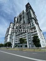 Maple Residences Bank Lelong/Auction