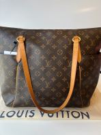 Preloved Excellent Condition LV Totally MM Tote Monogram Canvas Bag with signs of usage at Zip S260618-05