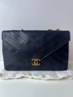 Preloved Vintage Navy Blue Chanel Chevron Envelope Flap in good condition and signs of usage C260630-02