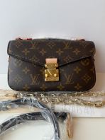 Preloved Unused LV Pochette Metis East West in Monogram Canvas Microchip S260707-03