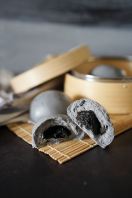 Black Sesame Bun 