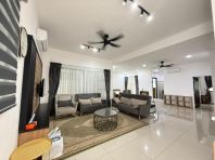 Renovated Terrace House in Eco Botanic