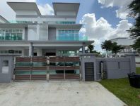 Spacious Corner Cluster Home Near Mutiara Rini