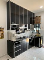 Upper and Lower 3G Kitchen Cabinet with Black Glass